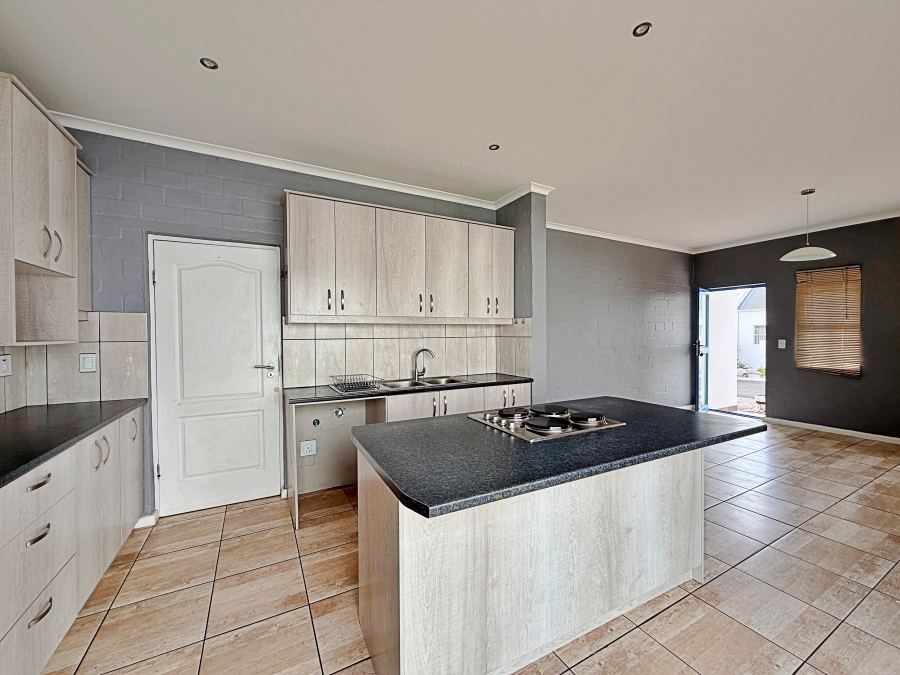 To Let 3 Bedroom Property for Rent in Blue Lagoon Western Cape